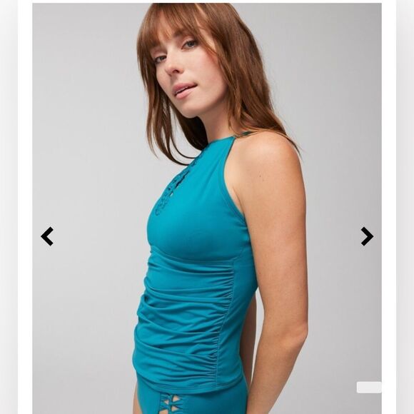 NWT 188.00 BLEU ROD Top + BOTTOM
Pulling Strings Shirred Halterikini Size 4 - Picture 2 of 9